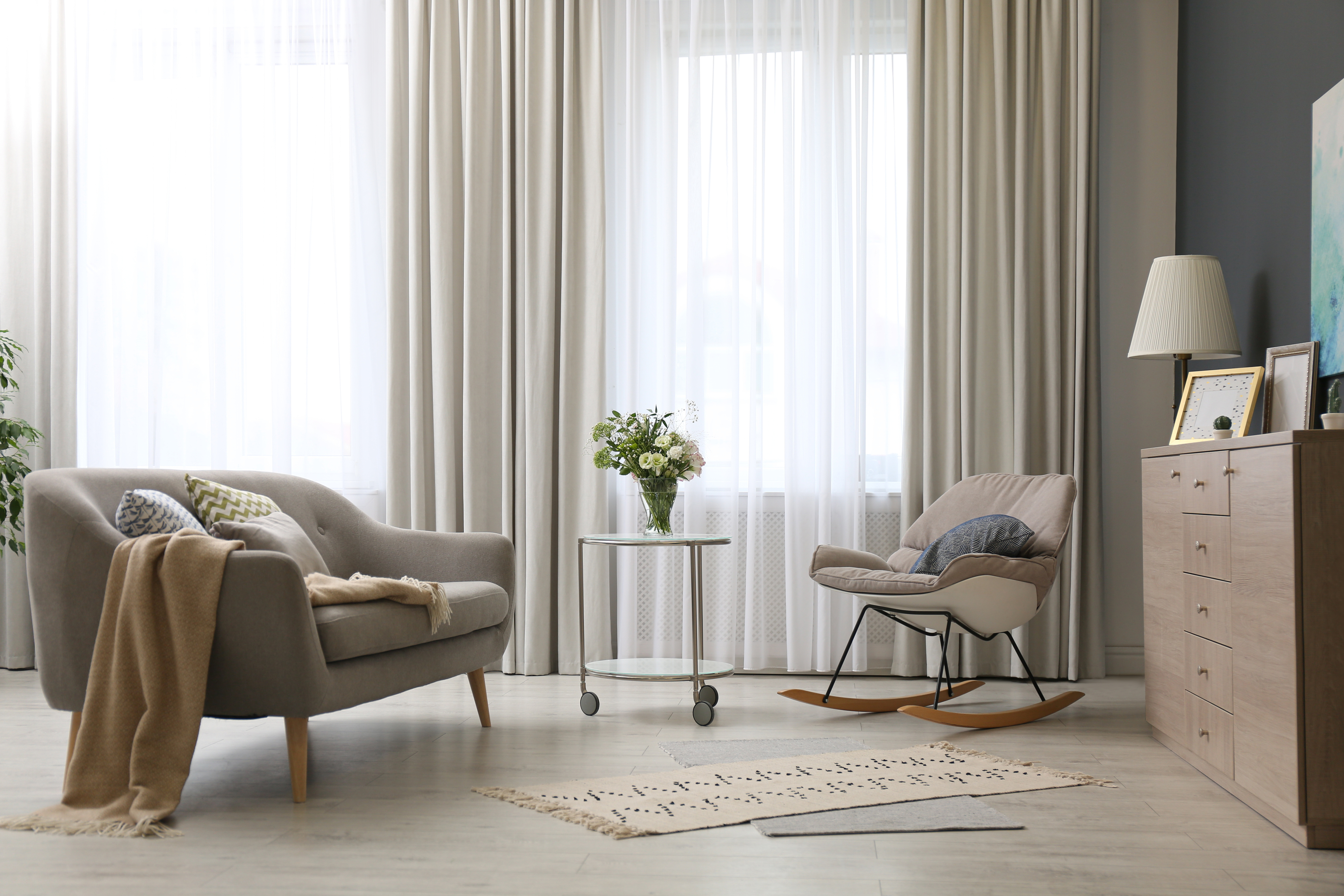 Shading for sliding doors and large windows